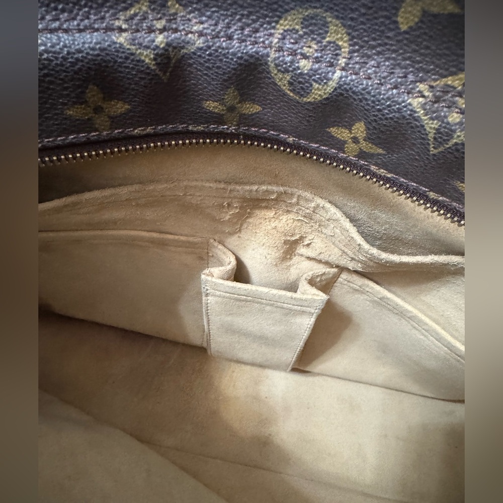 Louis Vuitton Luco Monogram Shoulder Bag with COA - Picture 7 of 13